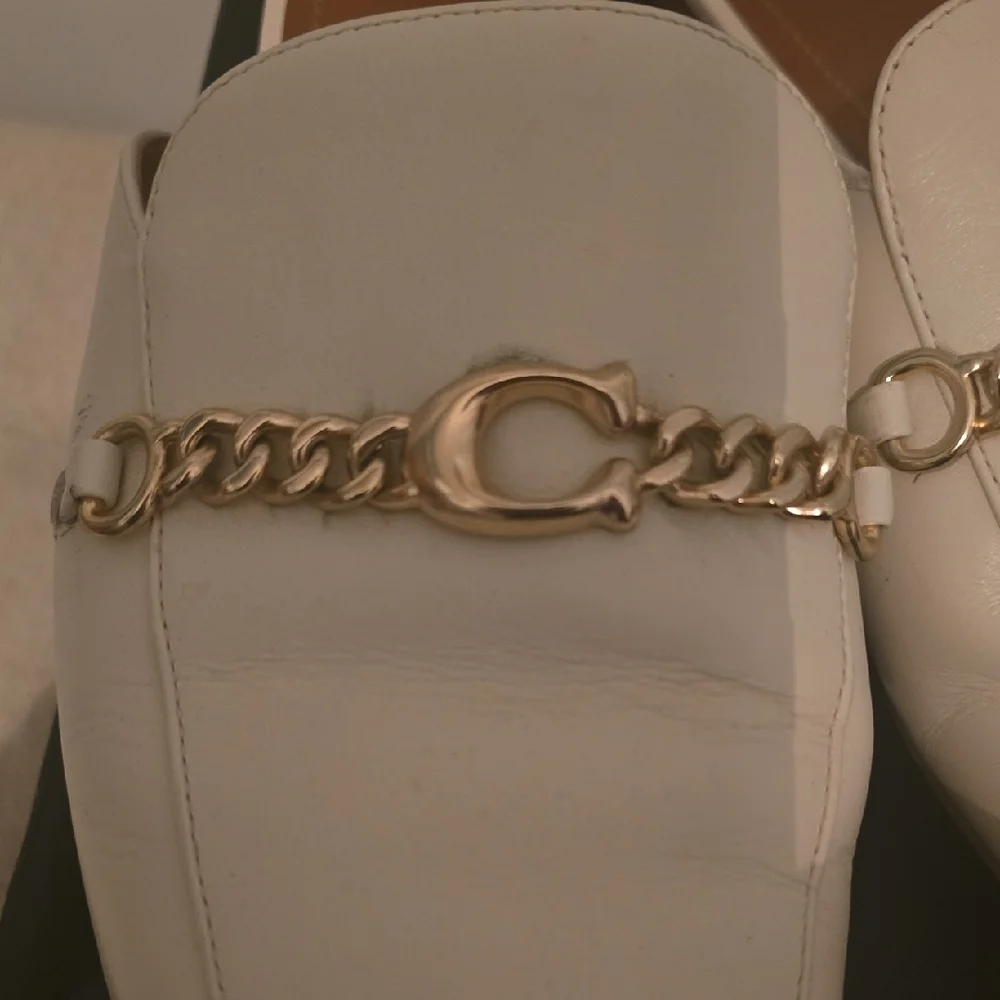 Coach White Leather Mules with Gold Chain - Picture 4 of 10